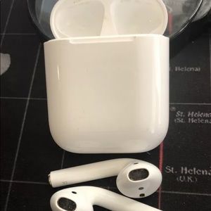 Apple AirPods